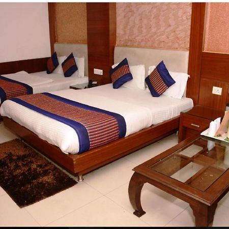 Capital O 6408 Hotel Delhi Heart 新德里 外观 照片