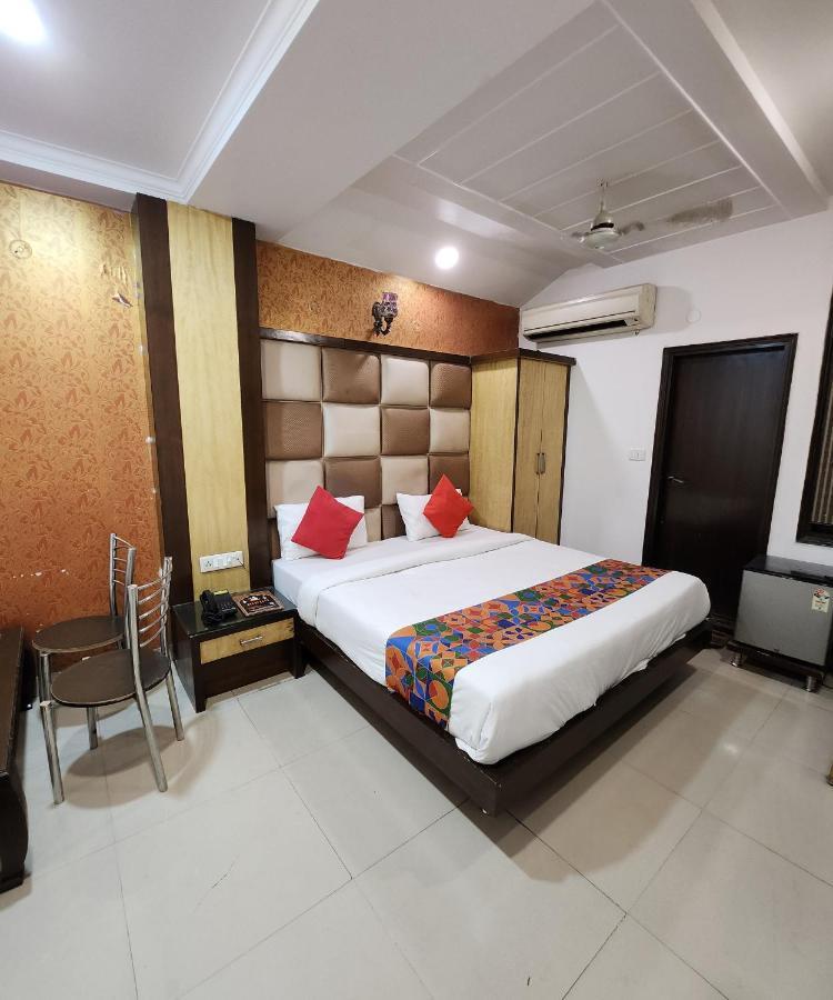 Capital O 6408 Hotel Delhi Heart 新德里 外观 照片