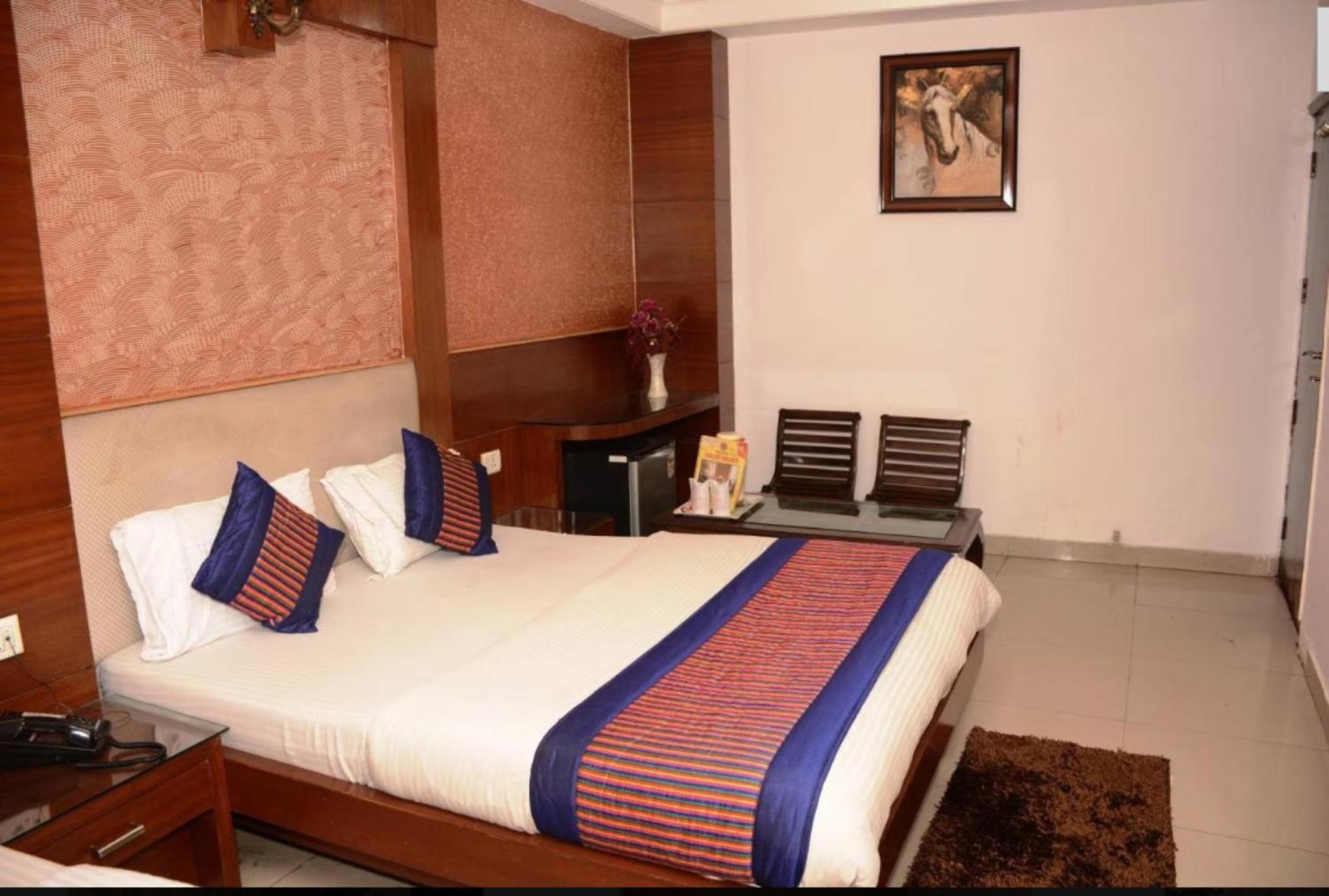 Capital O 6408 Hotel Delhi Heart 新德里 外观 照片