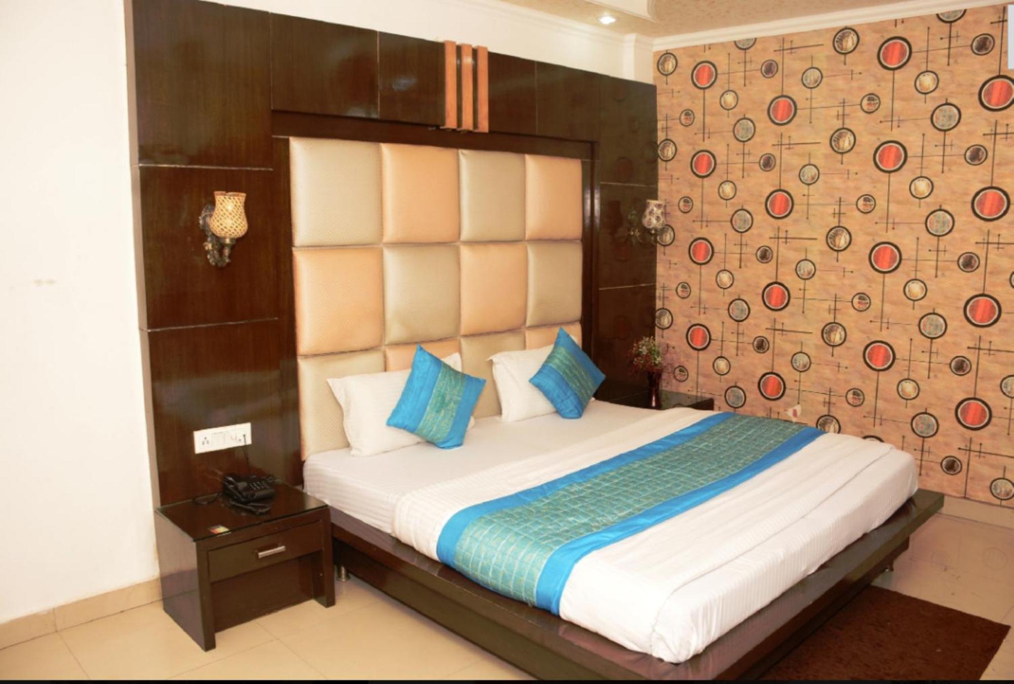 Capital O 6408 Hotel Delhi Heart 新德里 外观 照片