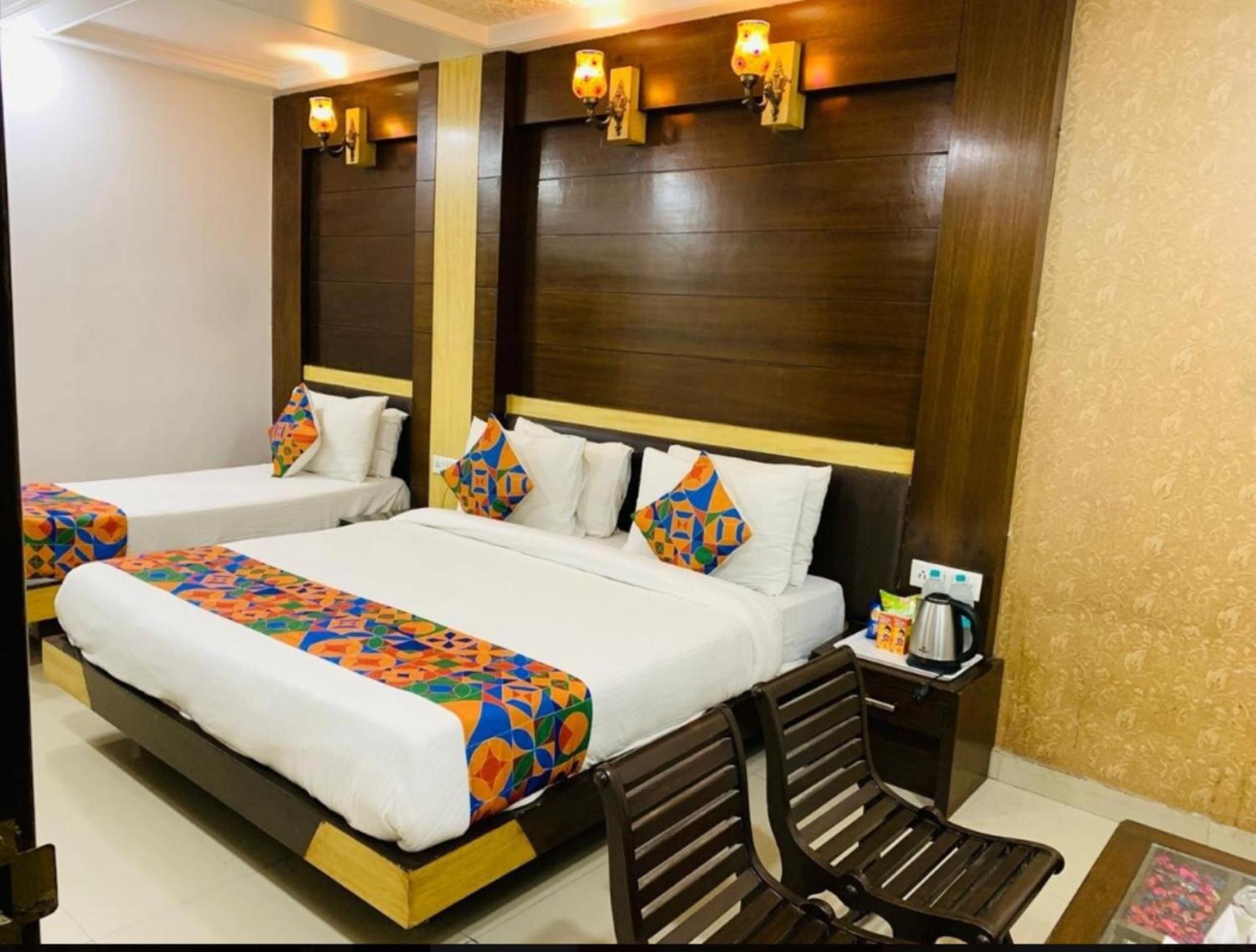 Capital O 6408 Hotel Delhi Heart 新德里 外观 照片