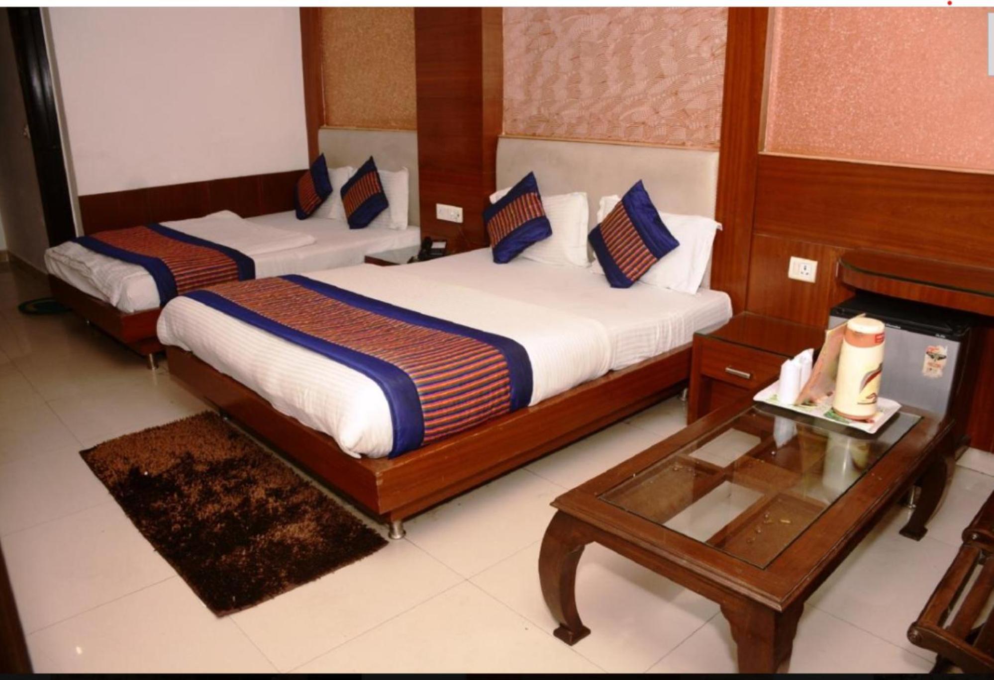 Capital O 6408 Hotel Delhi Heart 新德里 外观 照片