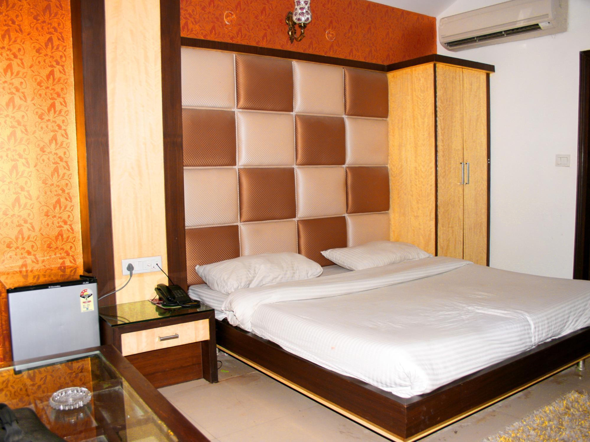 Capital O 6408 Hotel Delhi Heart 新德里 外观 照片