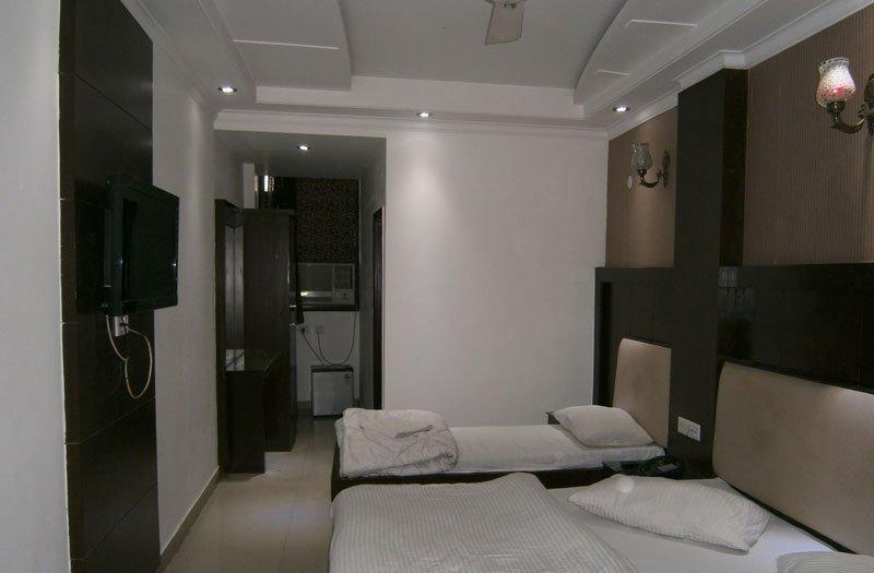 Capital O 6408 Hotel Delhi Heart 新德里 外观 照片
