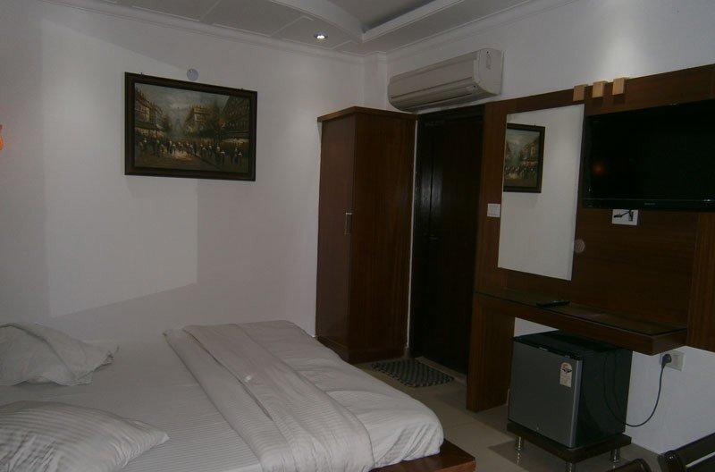 Capital O 6408 Hotel Delhi Heart 新德里 外观 照片