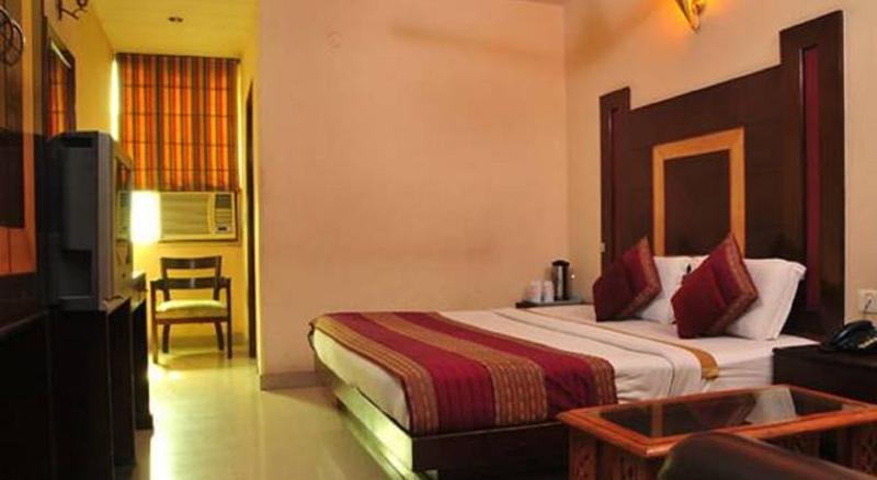 Capital O 6408 Hotel Delhi Heart 新德里 外观 照片