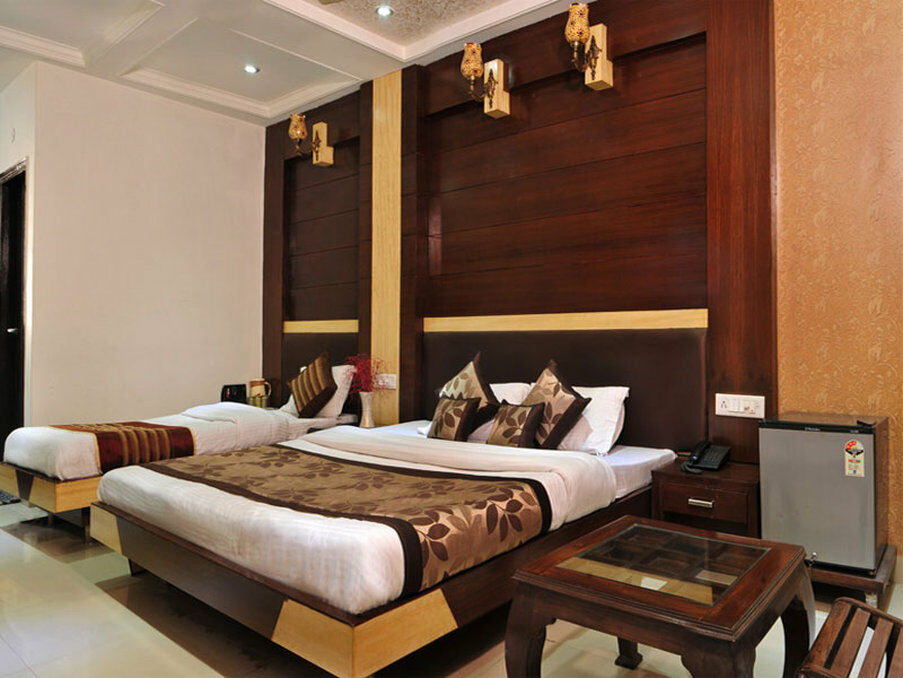 Capital O 6408 Hotel Delhi Heart 新德里 外观 照片